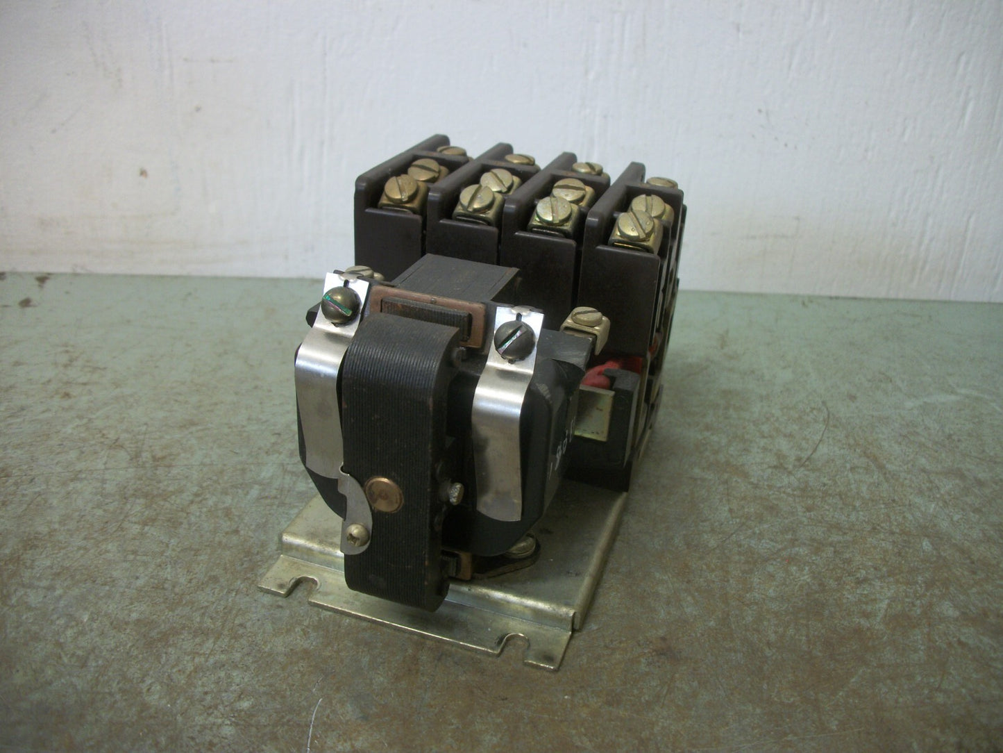 JOSLYN CLARK 20AMP 4POLE LIGHTING CONTACTOR LC20U04 120VCOIL 3PH