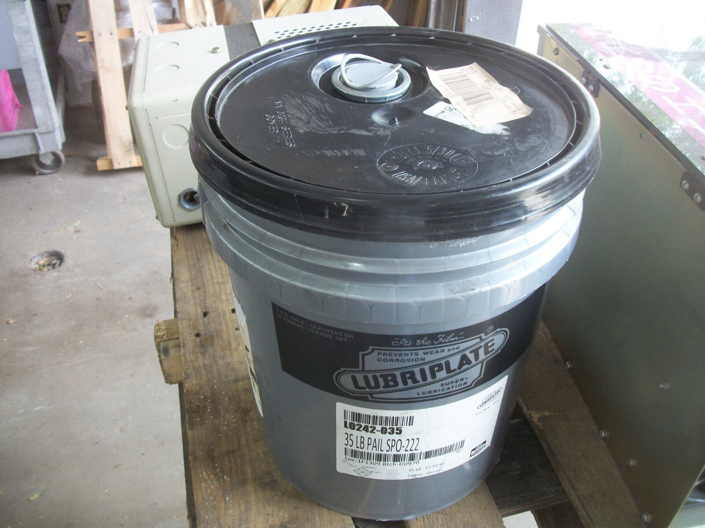 LUBRIPLATE 35LBS. PAIL SP0-222 SUPER LUBRICATION GEAR AND BEARING OIL L0242-035