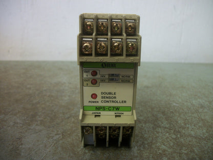 SUNX DOUBLE SENSOR CONTROLLER NPS-C7W 100-240VOLT
