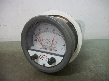 DWYER PHOTOHELIC HH PRESSURE SWITCH GAUGE 0-.25" 120VOLT 5WATT