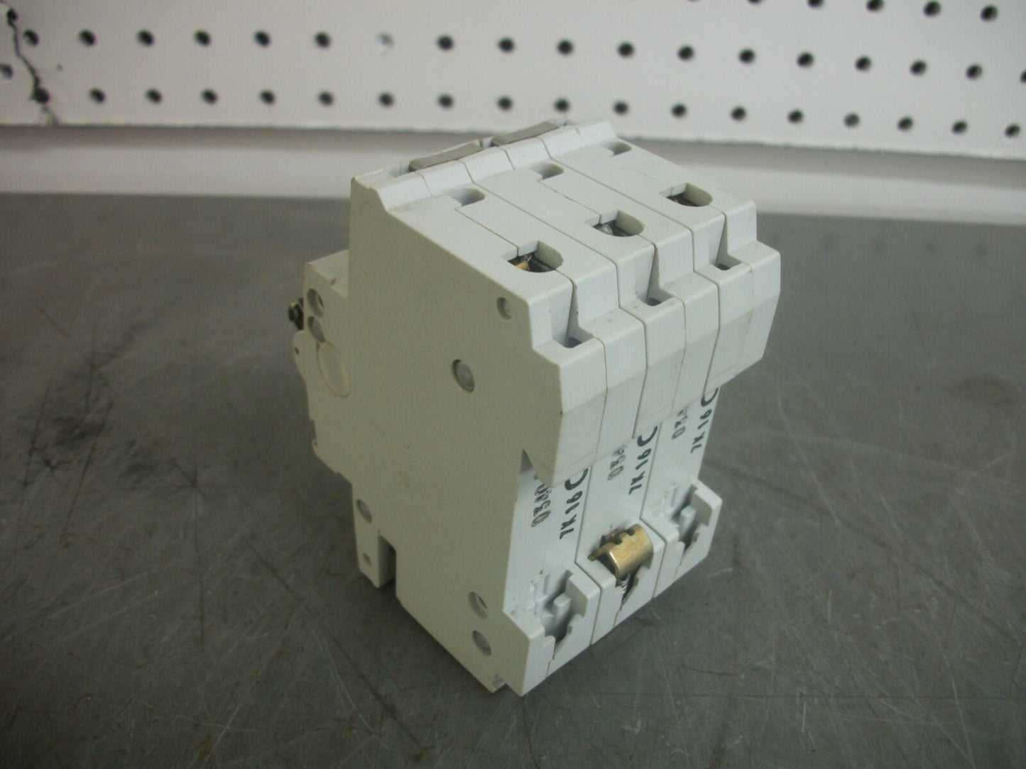 ABB MINI CIRCUIT BREAKER S273K16A 16AMP 400VOLT 3POLE