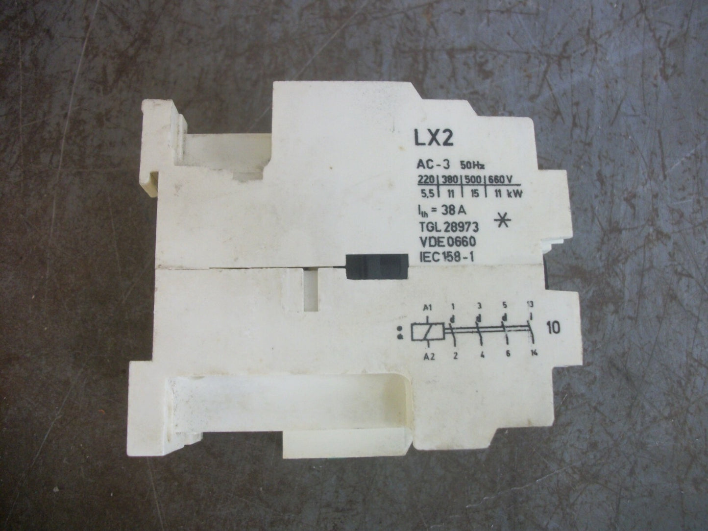 EAW CONTACTOR LX2 38AMP 220VCOIL 3PH 660VOLT 11KW