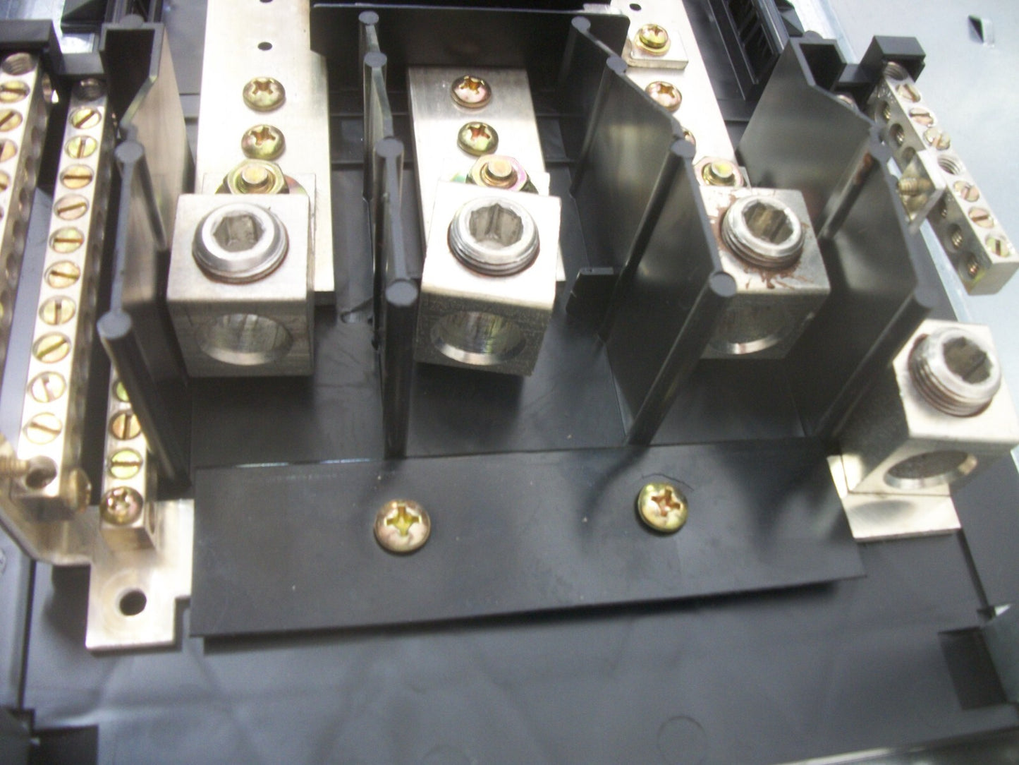 SQUARE D NQOD LOAD CENTER PANELBOARD NQOD442L225 225AMP 208Y/120/240VOLT 3PH