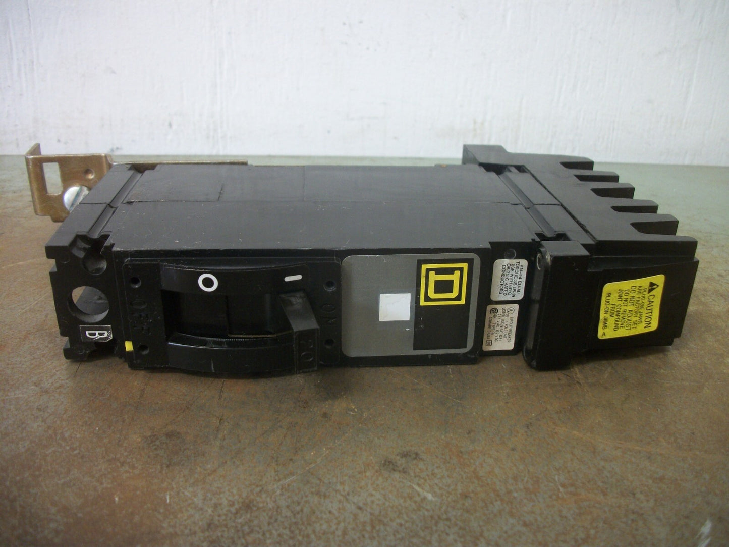 SQUARE D I-LINE FA CIRCUIT BREAKER FA14020B 20AMP 277VOLT 1POLE GRAY