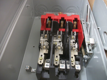 CUTLER-HAMMER DISCONNECT TYPE 1 DH321FGK 30AMP 240VOLT 3POLE FUSIBLE NIB