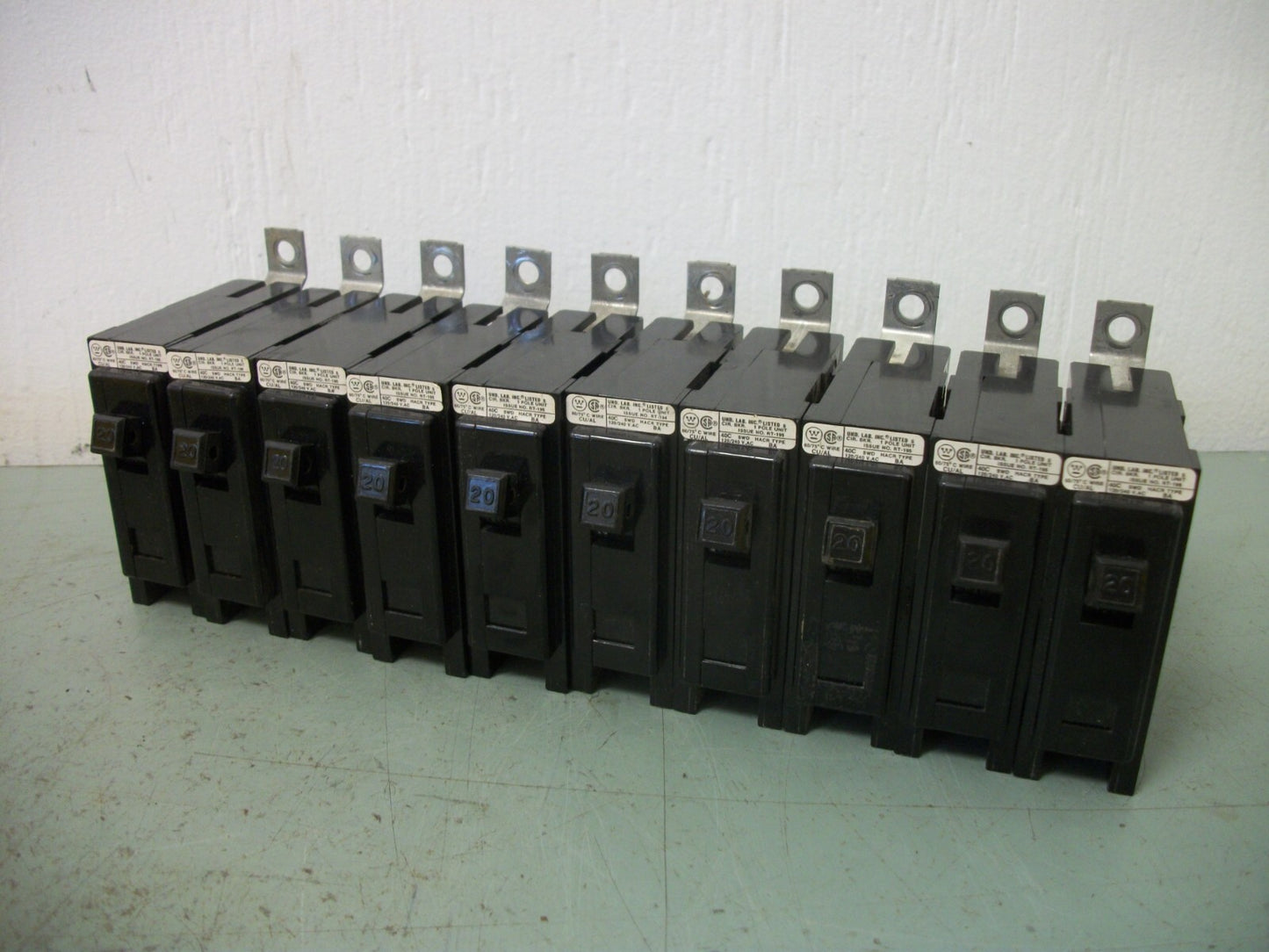 WESTINGHOUSE LOT OF 10 BA CIRCUIT BREAKERS BAB1020 20AMP 240VOLT 1POLE