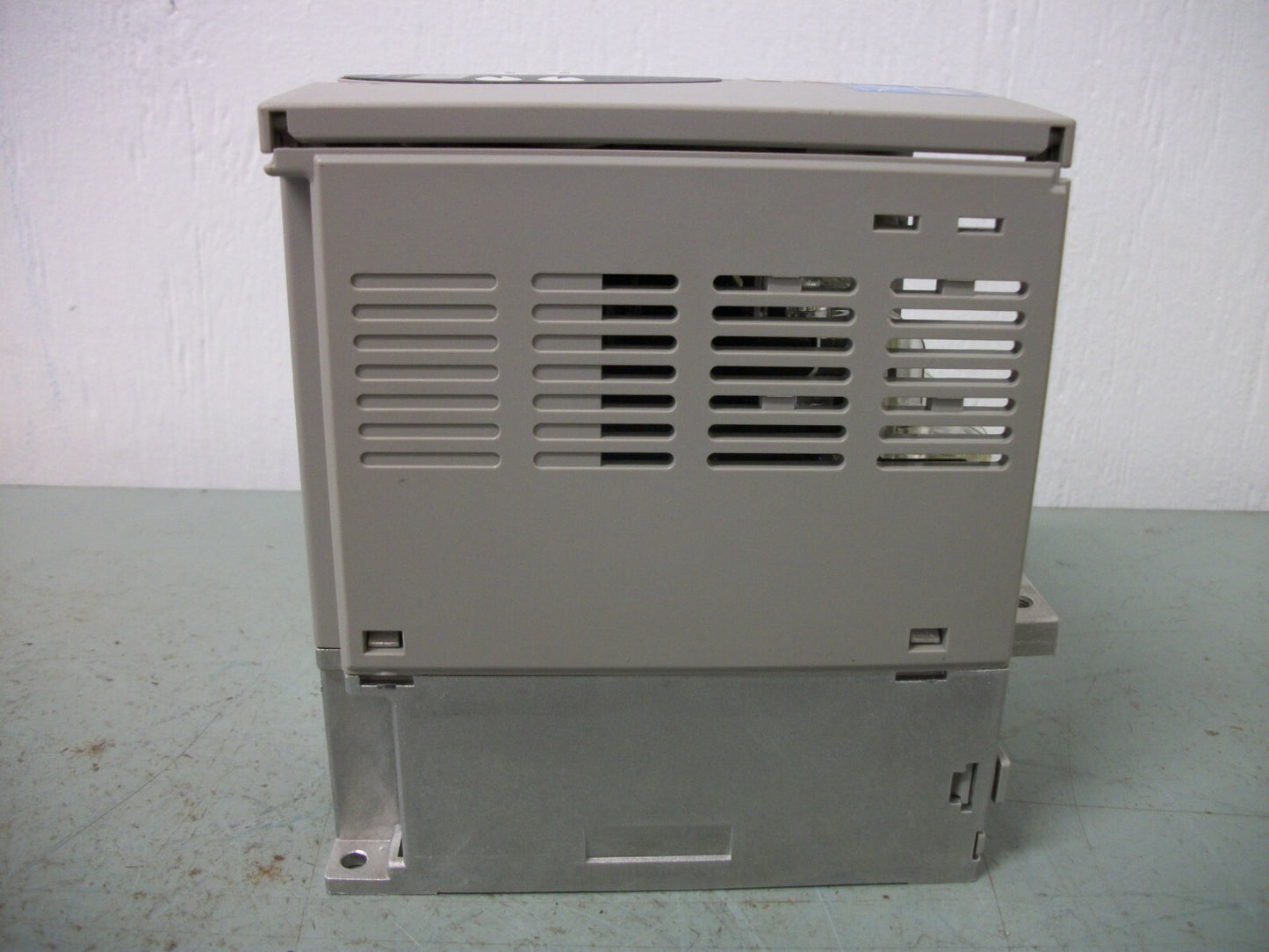 TELEMECANIQUE LEXIUM 05 0.65KW SERVO DRIVE LXM05AD17F1 120VOLT 1PH