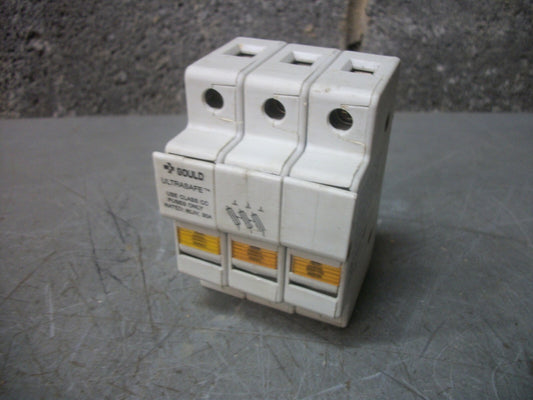 GOULD ULTRASAFE YELLOW ILLUM CLASS CC FUSEHOLDER USCC3I 30AMP 600VOLT 3POLE