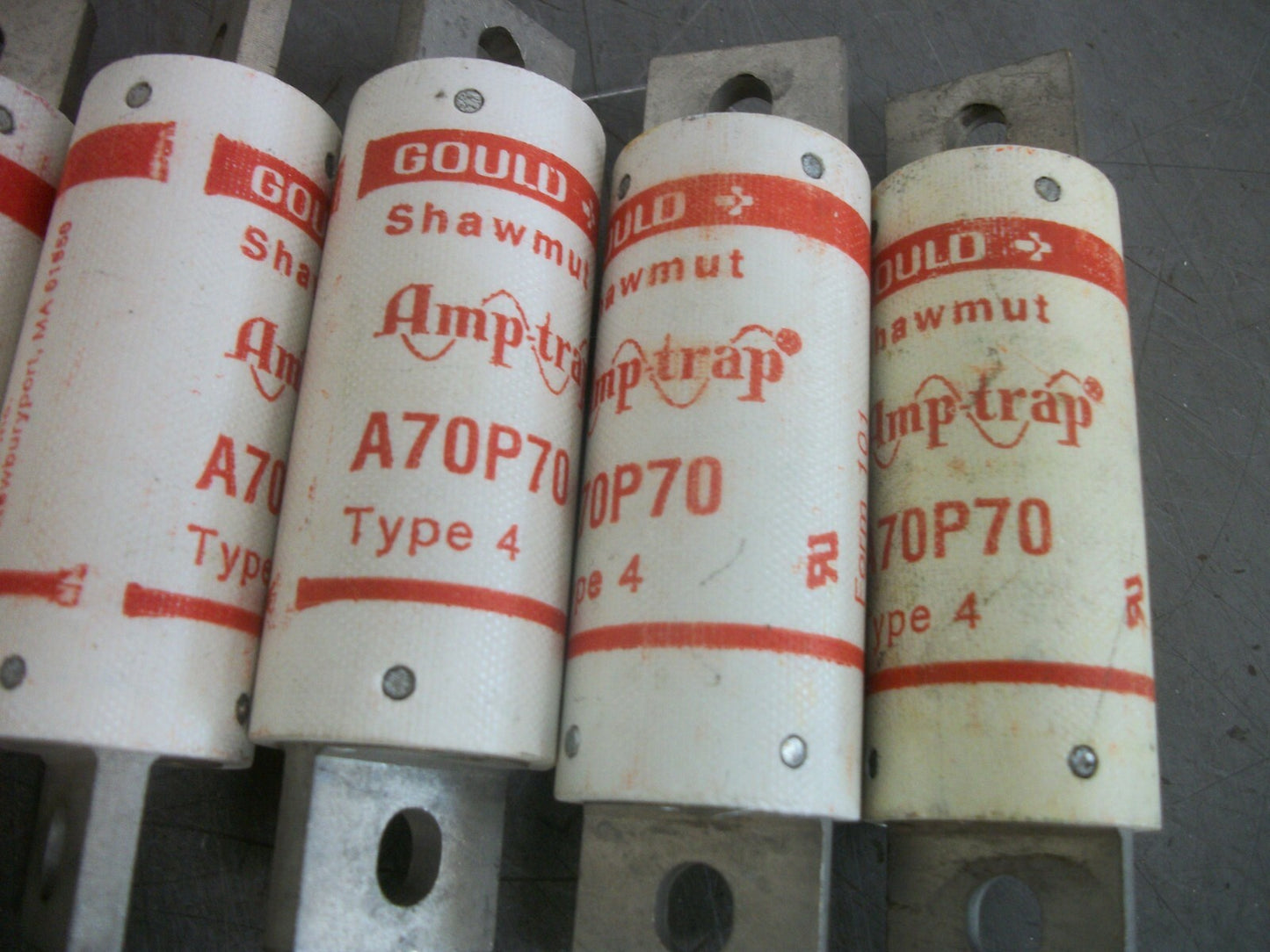 GOULD SHAWMUT LOT OF 5 AMP-TRAP TYPE 4 FUSES A70P70 70AMP 700VOLT