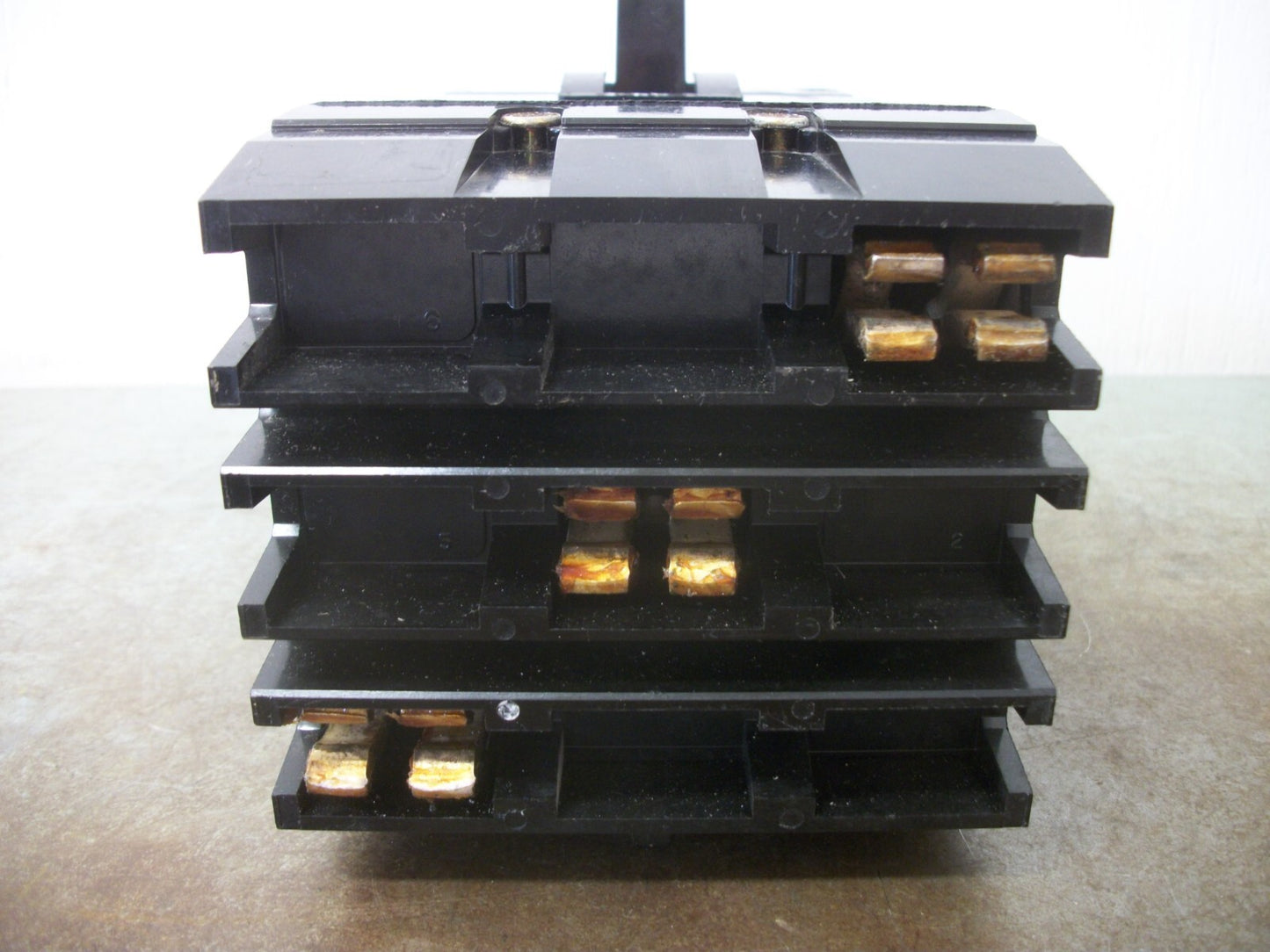 SQUARE D I-LINE KA CIRCUIT BREAKER KA36225 225AMP 600VOLT 3POLE BLACK