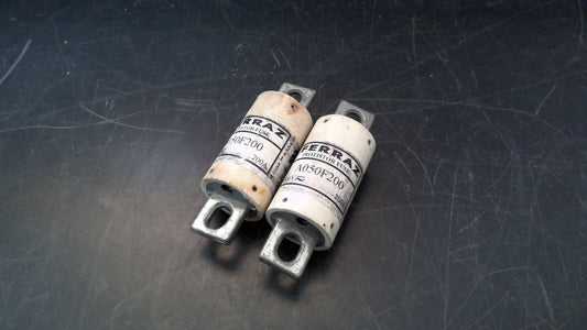 FERRAZ-SHAWMUT LOT OF 2 PROTISTOR FUSES A050F200 200AMP 500VOLT