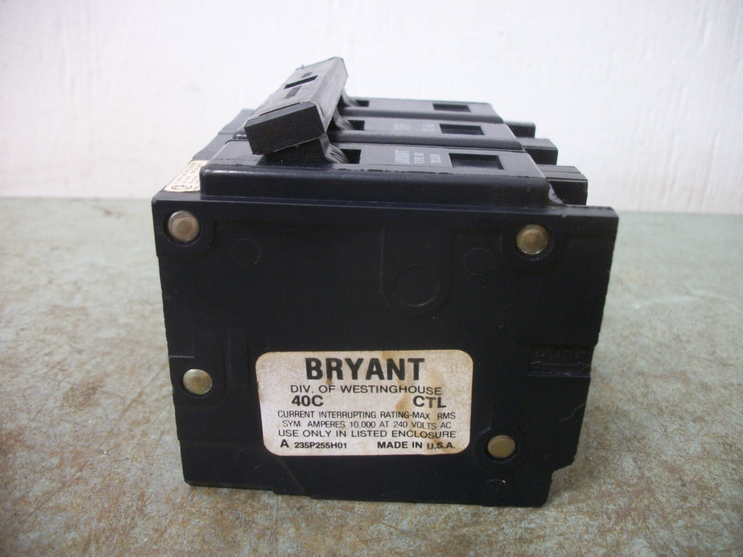BRYANT BR CIRCUIT BREAKER BR3100 100AMP 240VOLT 3POLE