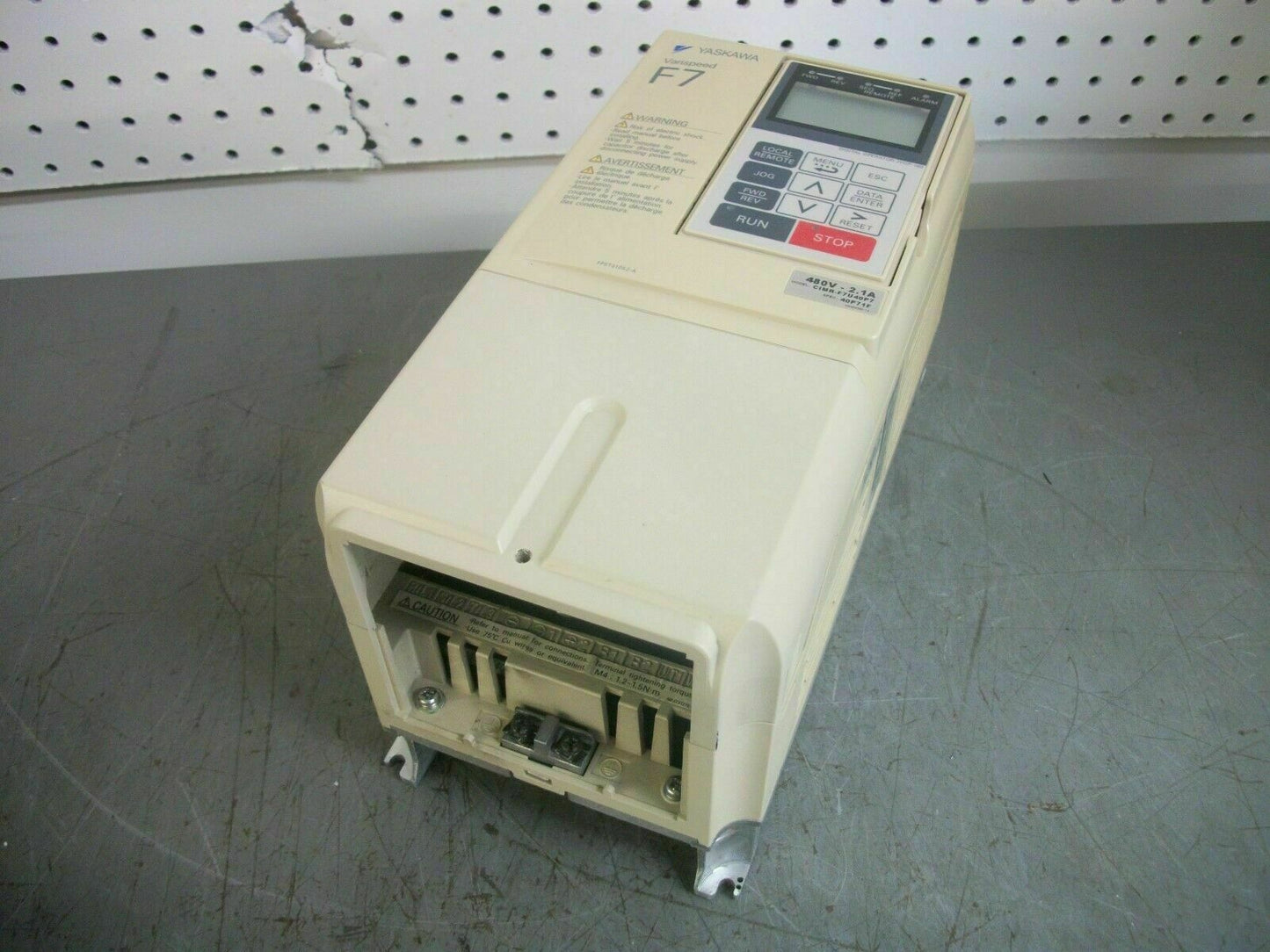 YASKAWA VARISPEED F7 1.6KVA AC DRIVE CIMR-F7U40P7 3PH 480VOLT 2.1AMP
