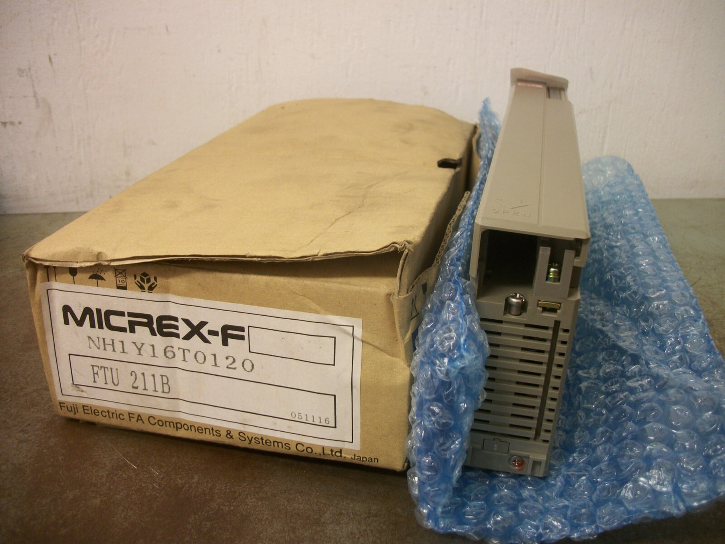 FUJI MICREX-F 16-POINT DIGITAL OUTPUT MODULE FTU211B 24-48VOLT NIB