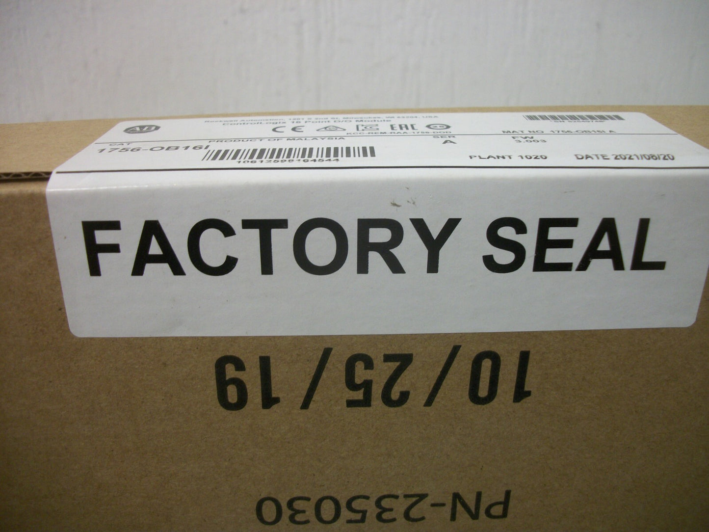 ALLEN-BRADLEY CONTROLLOGIX 16PT D/O ISOLATED DC OUTPUT MODULE 1756-OB16I NIB