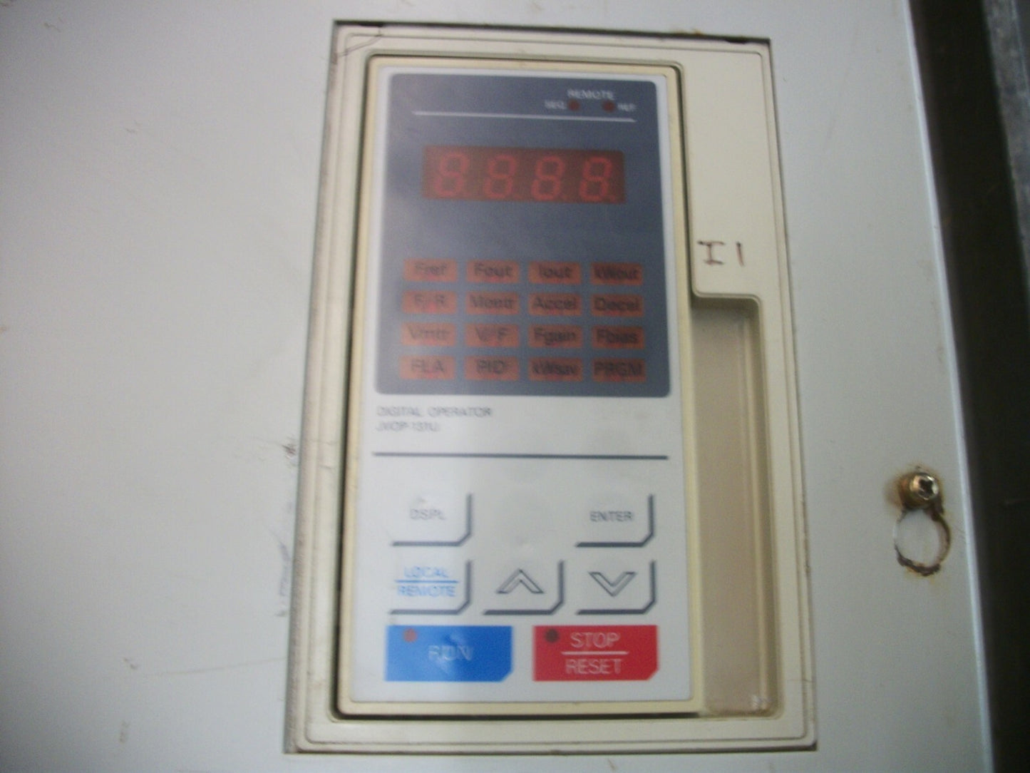 SAFTRONICS VARIABLE FREQUENCY AC DRIVE CIMR-P5U4045F 460VOLT 3PH 96AMP