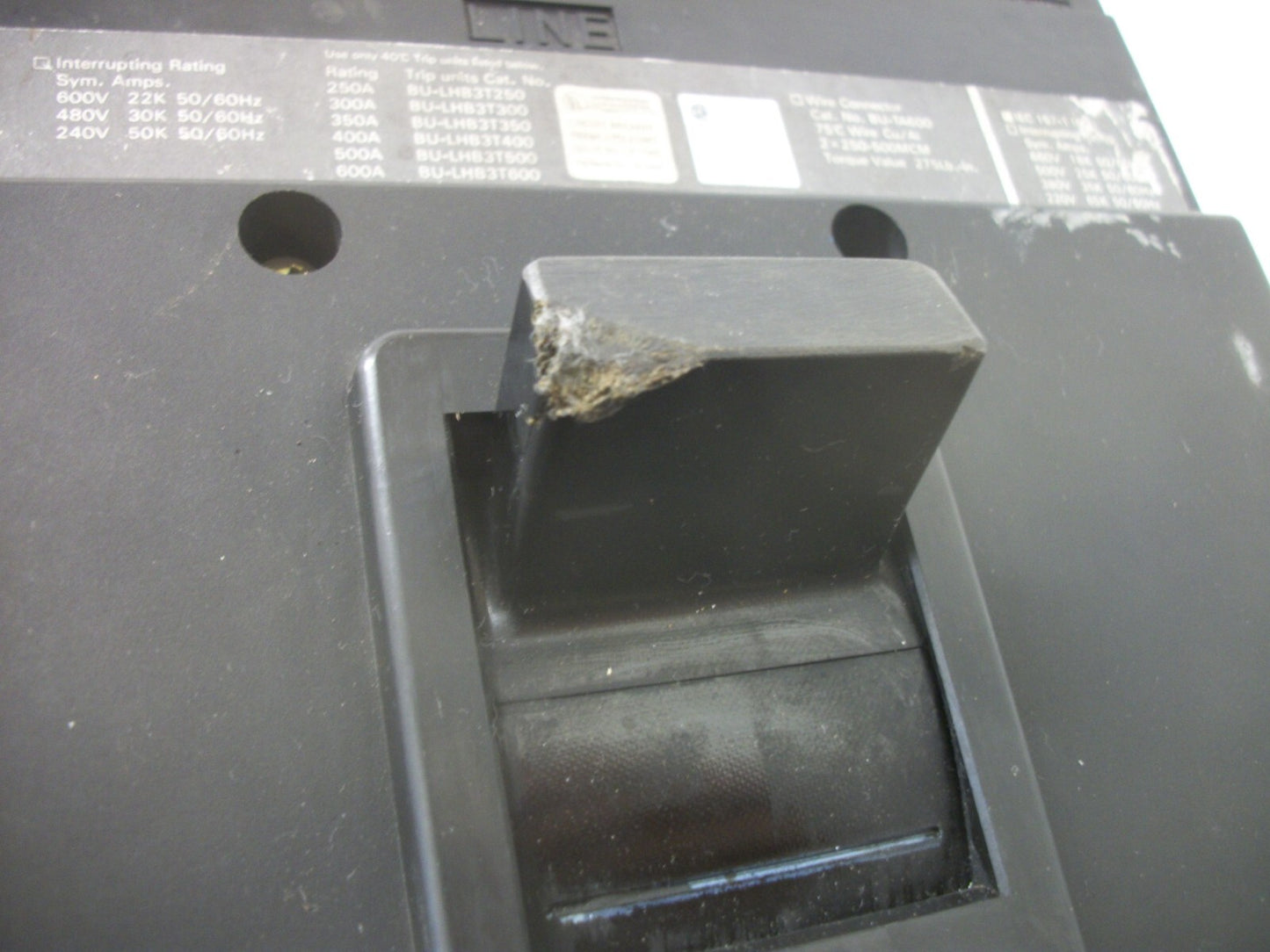 FUJI BU-LSB CIRCUIT BREAKER BU-LSB3F600 600AMP 600VOLT 3POLE W/600A TRIP CHIPPED