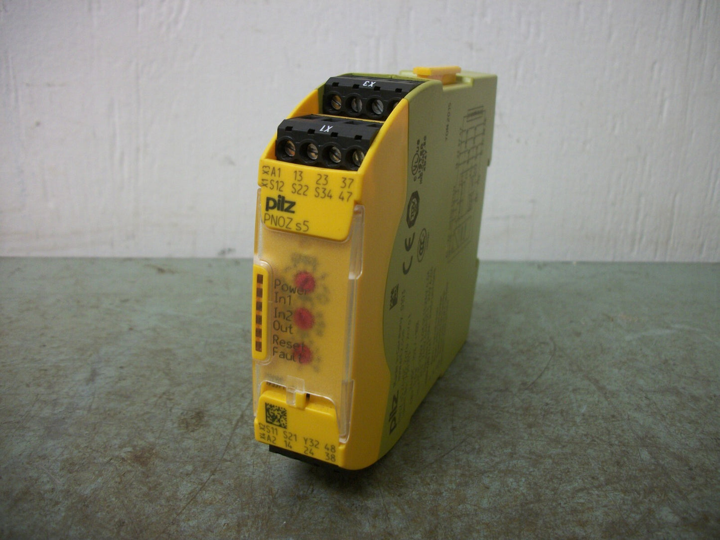 PILZ PNOZ S5 SAFETY RELAY PNOZ S5 24VDC 2N/O 2N/O T