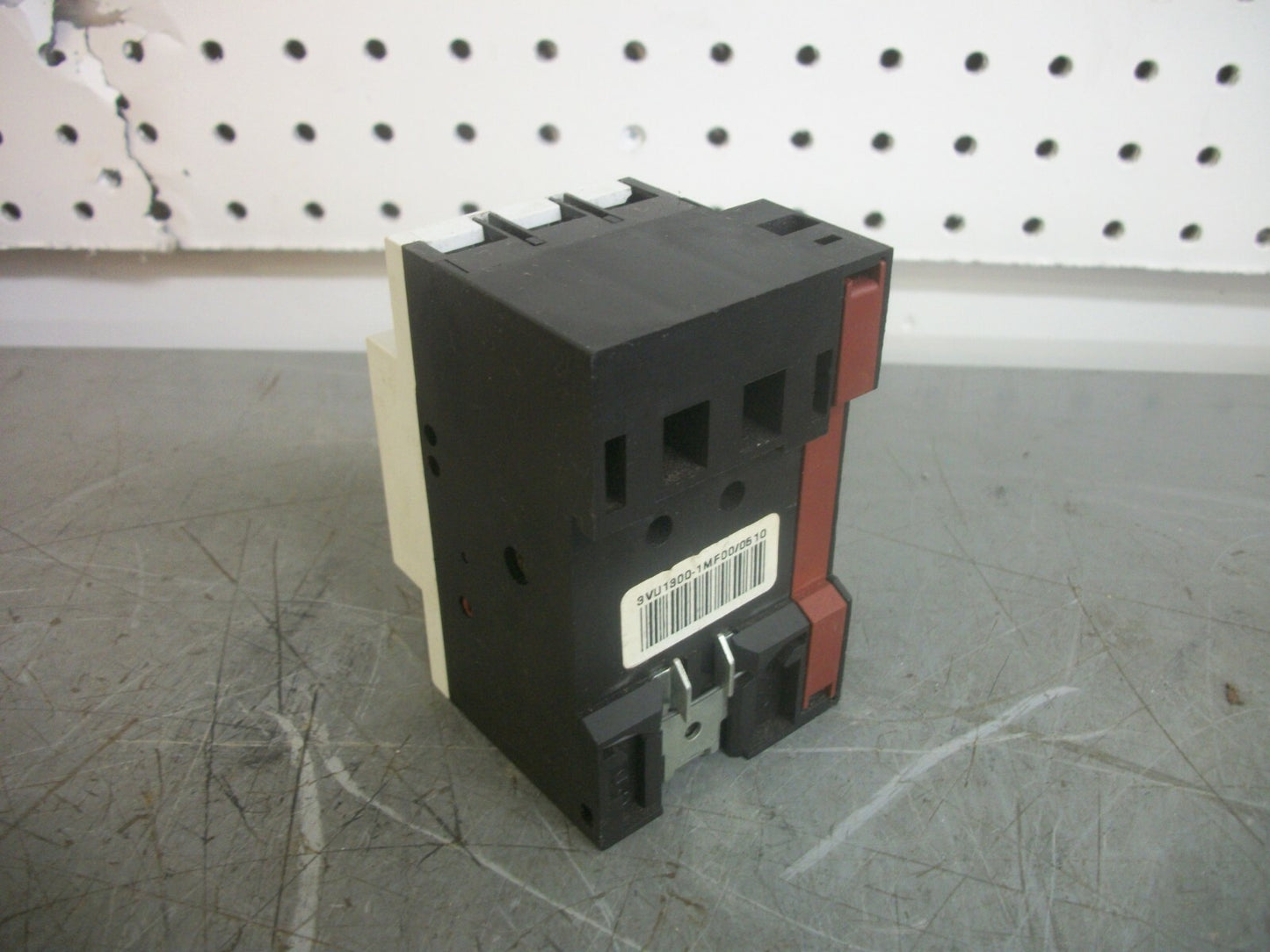 SIEMENS MOTOR PROTECTOR CIRCUIT BREAKER 3VU1300-1MF00 0.6-1AMP