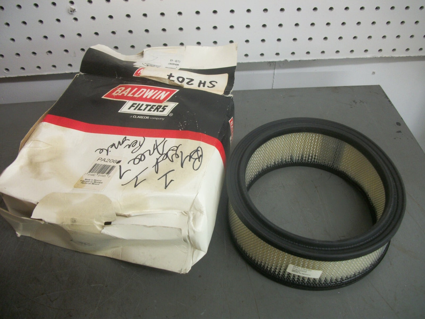 BALDWIN AIR FILTER PA2069 NIB