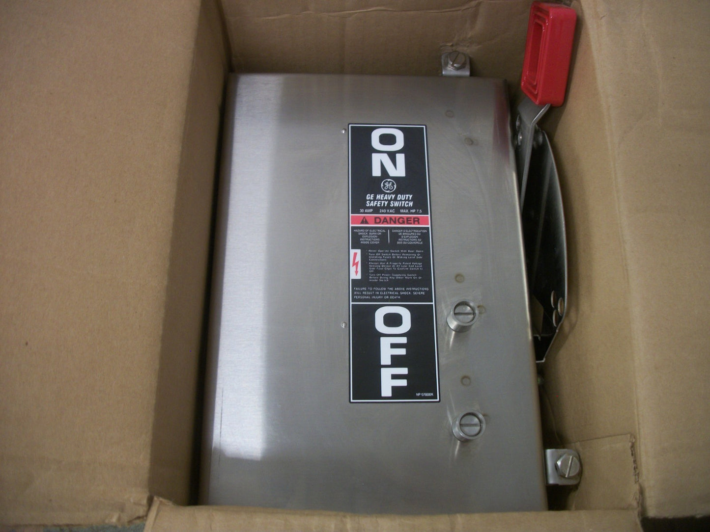 GE DISCONNECT SS TYPE 4X TH4321SS 30AMP 240VOLT 3POLE FUSIBLE NIB