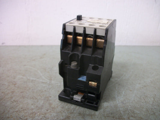 SIEMENS CONTROL RELAY 3TH8022-0A 16AMP 264VCOIL 600VOLT