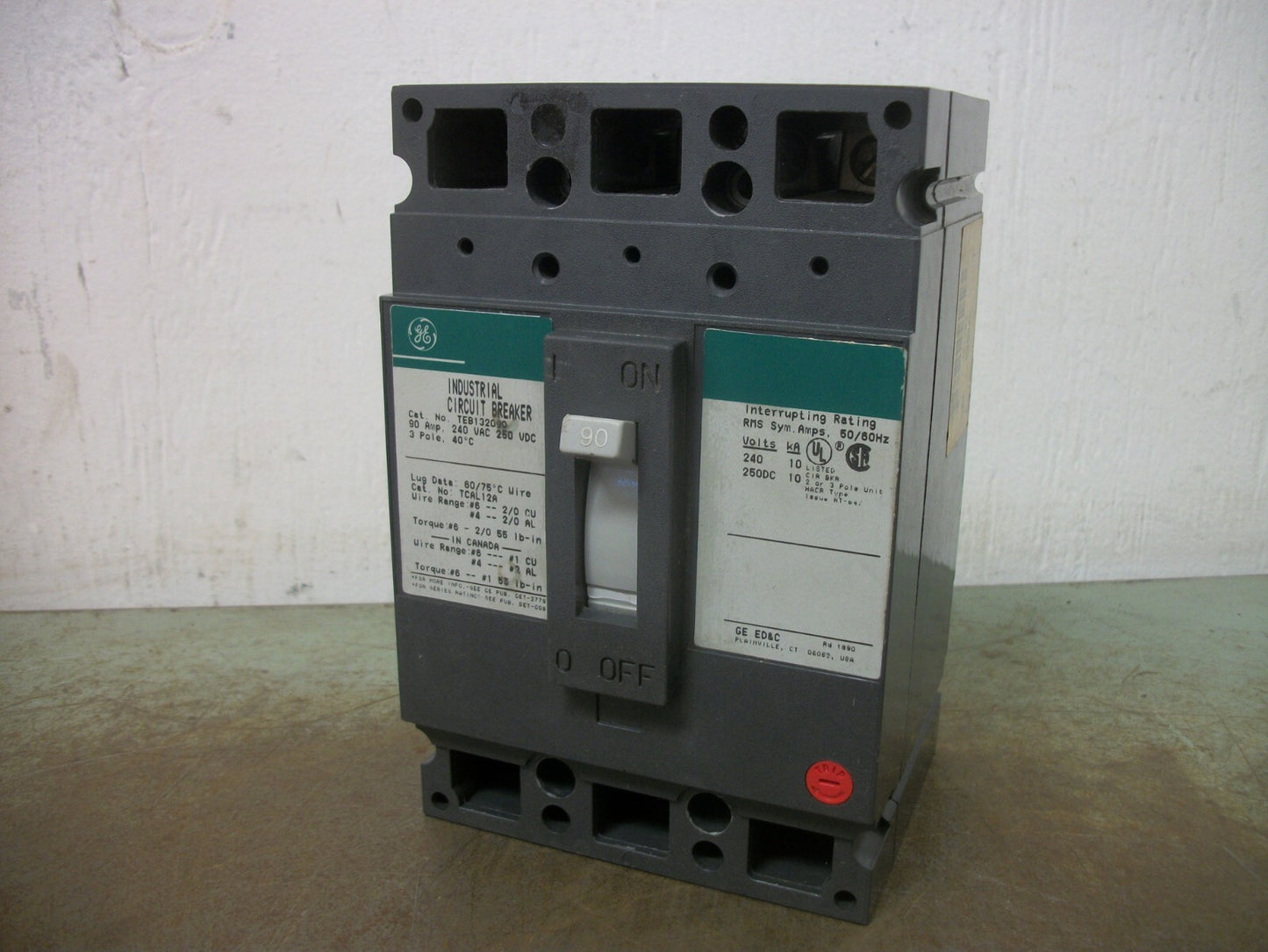 GE TEB CIRCUIT BREAKER TEB132090 90AMP 240VOLT 3POLE GREEN