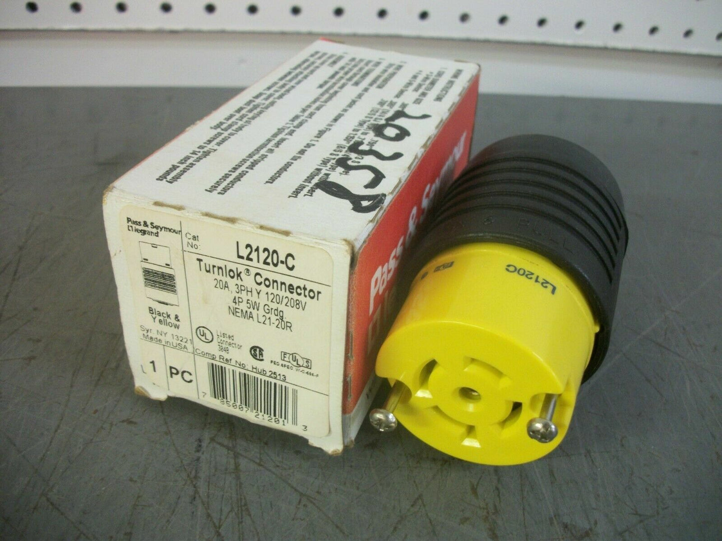 PASS & SEYMOUR TURNLOK CONNECTOR L2120-C 20AMP 120/208VOLT 3PH 4POLE 5W NIB