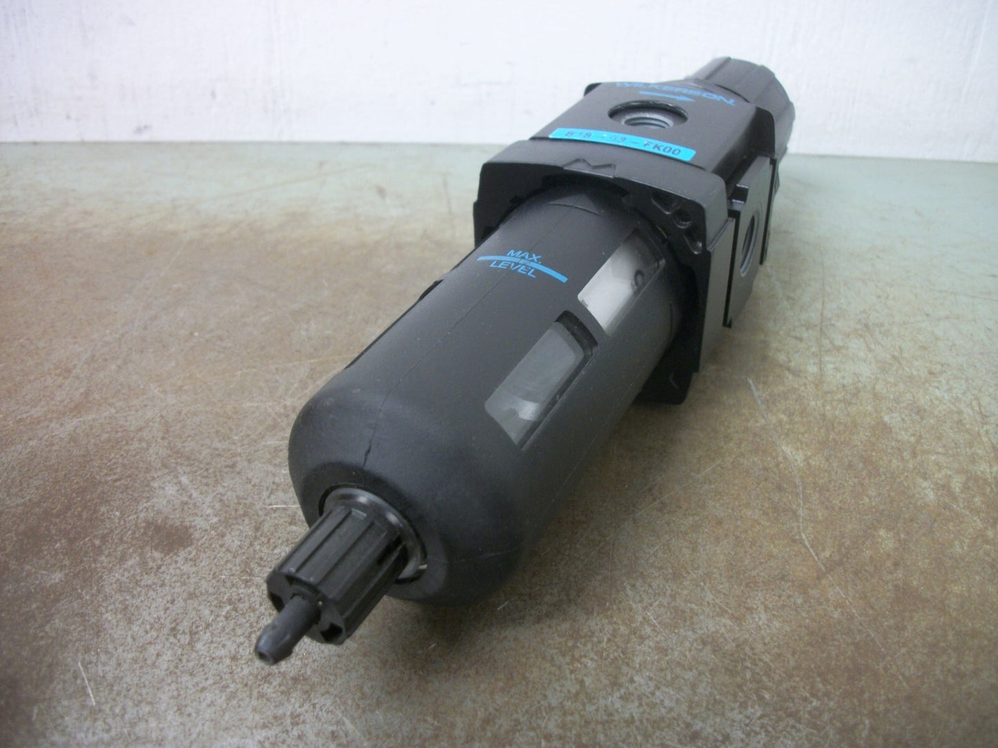 WILKERSON PNEUMATIC FILTER REGULATOR B18-03-FK00 0-125PSIG