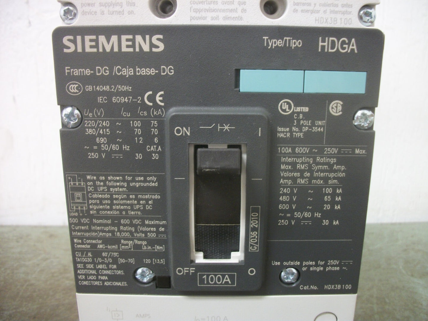 SIEMENS HDGA CIRCUIT BREAKER HDX3B100 100AMP 600VOLT 3POLE CHIPPED