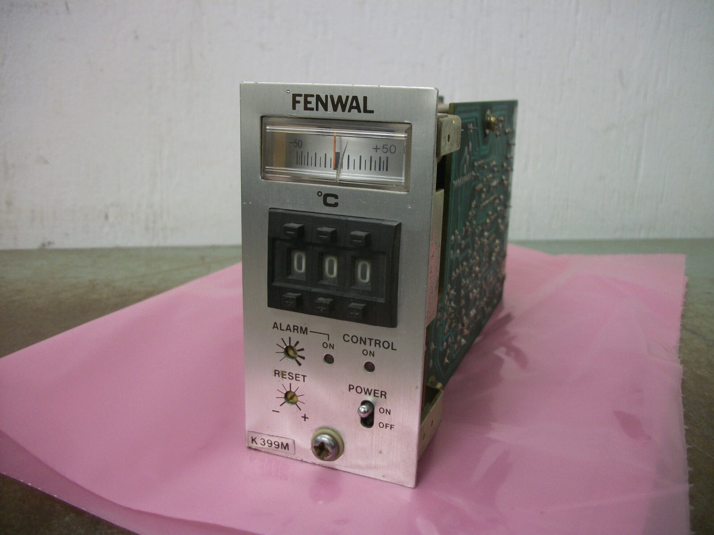 FENWAL FRM TC-83 ANALOG TEMPERATURE CONTROLLER K399M