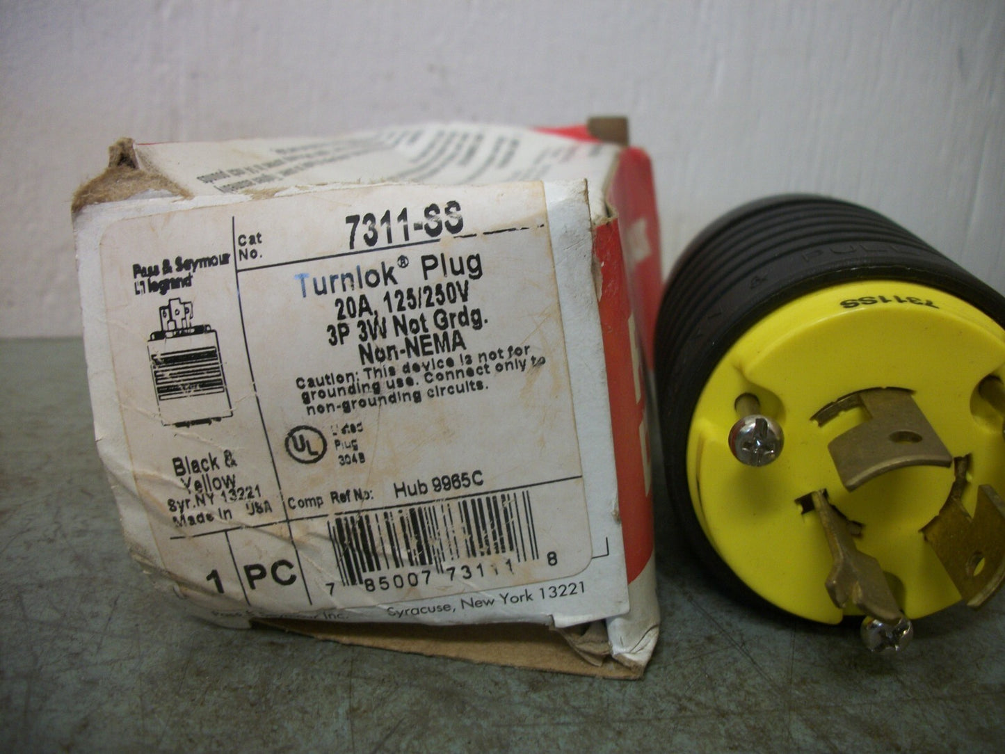 PASS & SEYMOUR TURNLOCK PLUG 7311-SS 20AMP 125/250VOLT 3P 3W NIB