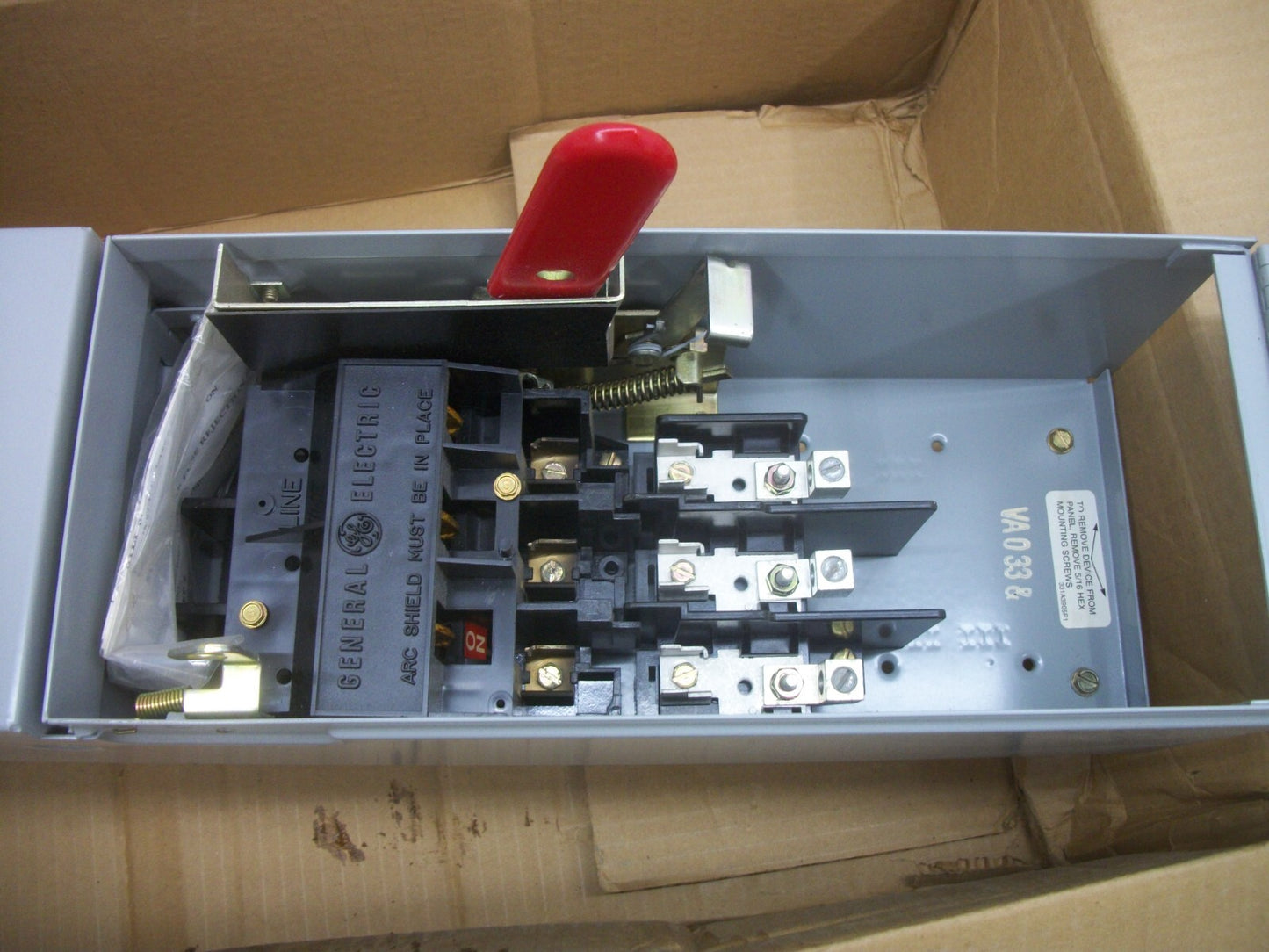 GE SPECTRA FUSIBLE BRANCH SWITCH ADS32030HD 30AMP 240VOLT 3POLE NIB