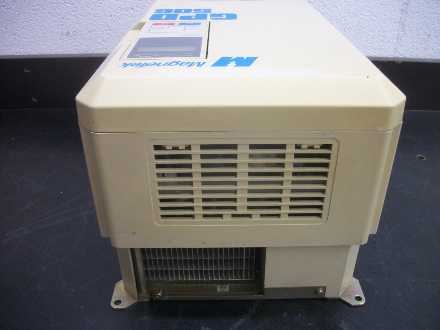 MAGNETEK GPD 506 VARIABLE FREQUENCY DRIVE GPD506V-B027 460VOLT 3PH 28.6AMP