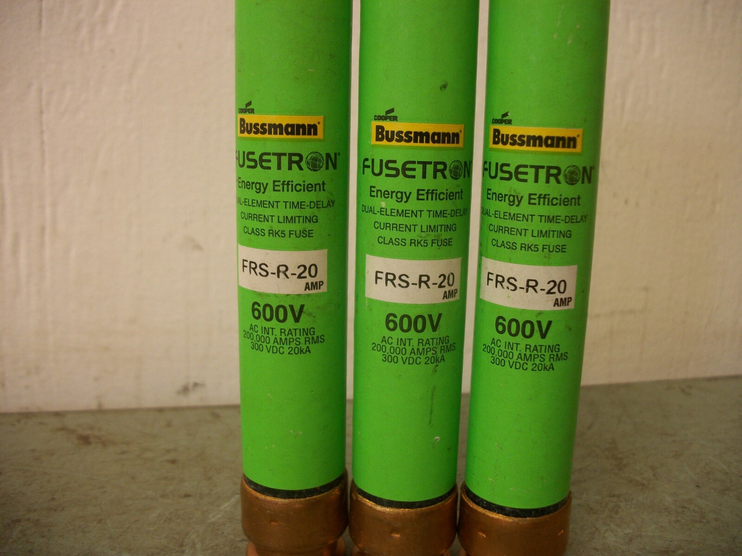 BUSSMANN LOT OF 3 ENERGY EFFICIENT FUSETRON FUSES FRS-R-20 20AMP 600VOLT NOB