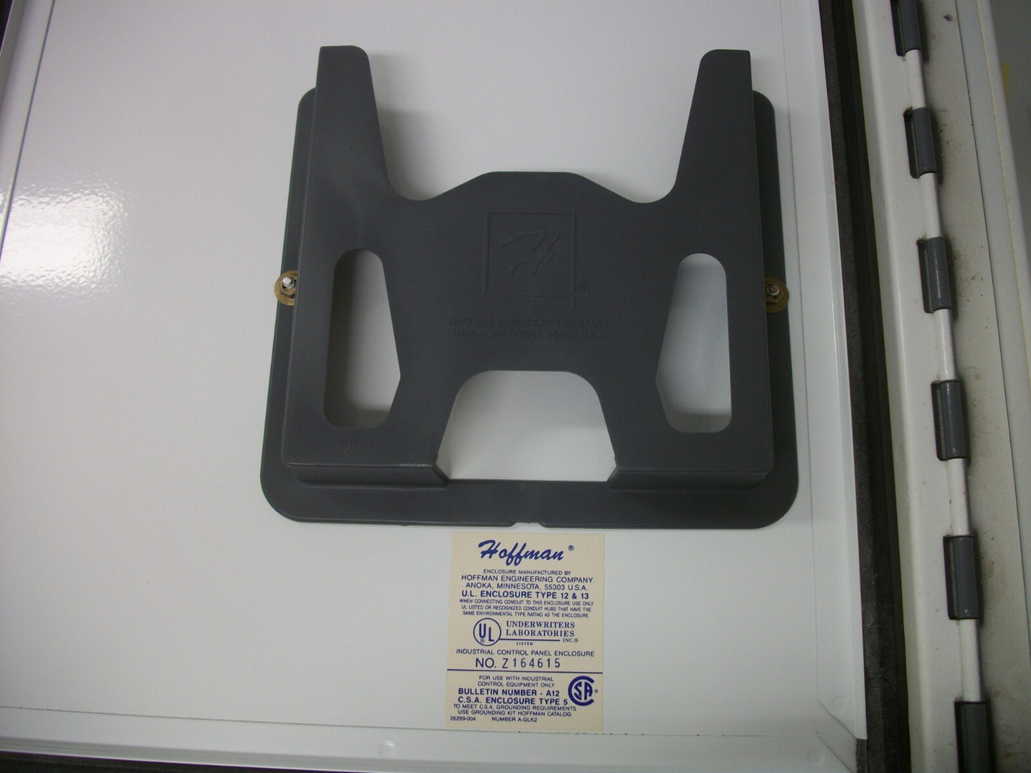 HOFFMAN 17 X 13 X 8 ENCLOSURE TYPE 12,13 NEW