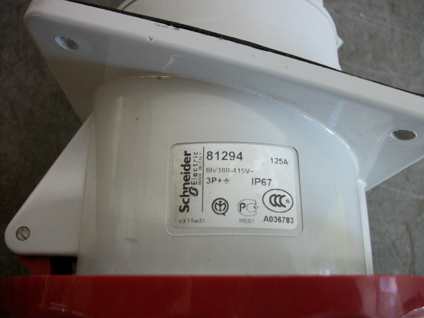 SQUARE D PIN & SLEEVE RECEPTACLE 81294 125AMP 380/415VOLT 3POLE GROUND