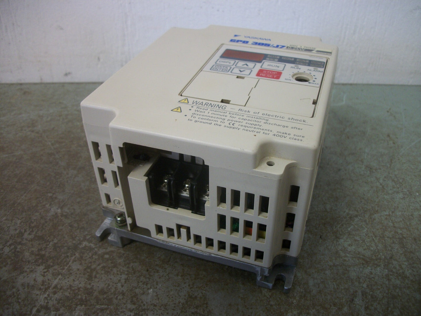 YASKAWA GPD 305/J7 0.2KW INVERTER DRIVE CIMR-J7AM40P2 460VOLT 3PH 1.2AMP