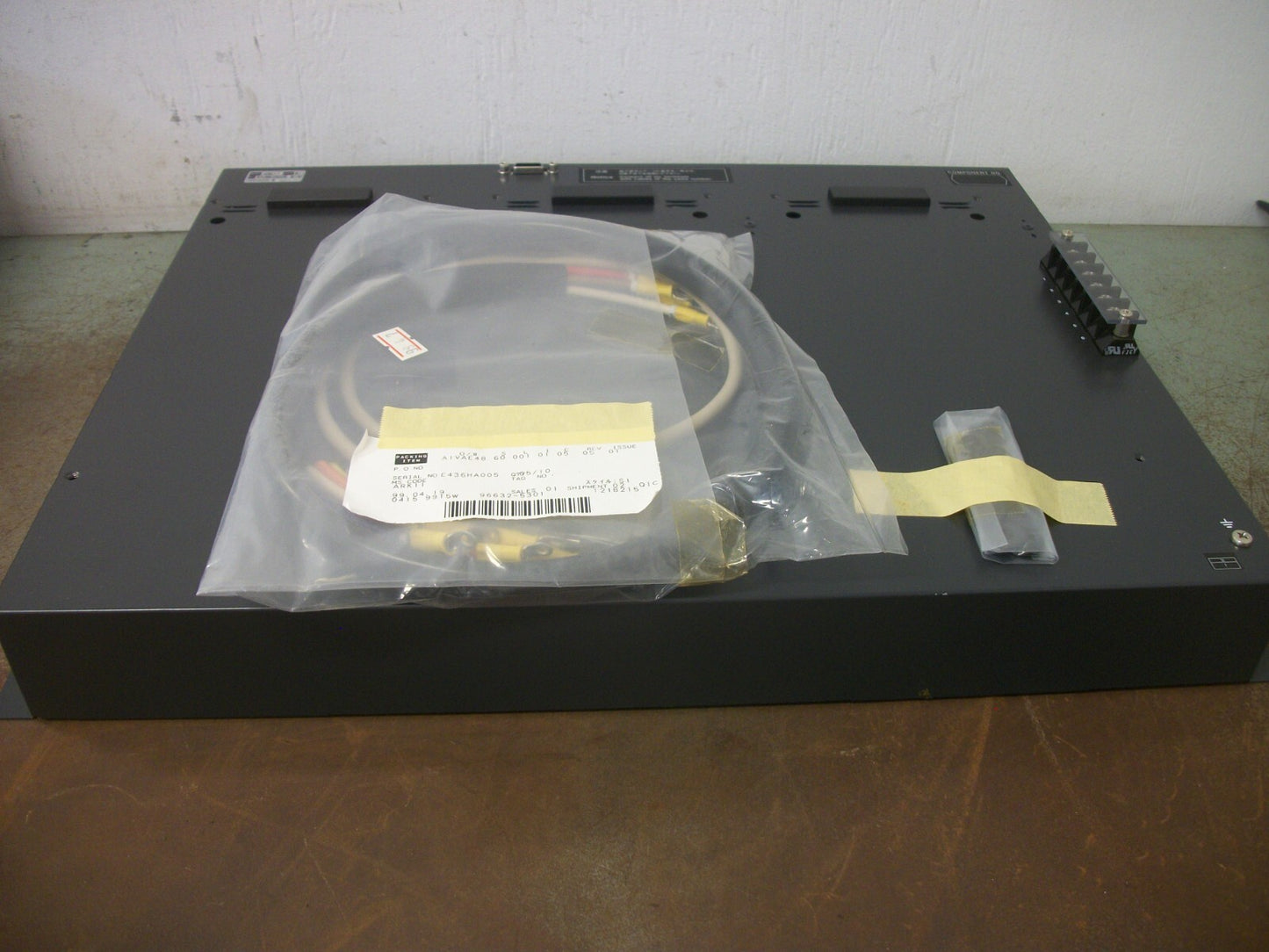 YOKOGAWA 3-SLOT PLC RACK ARK11-S1 W/CABLE