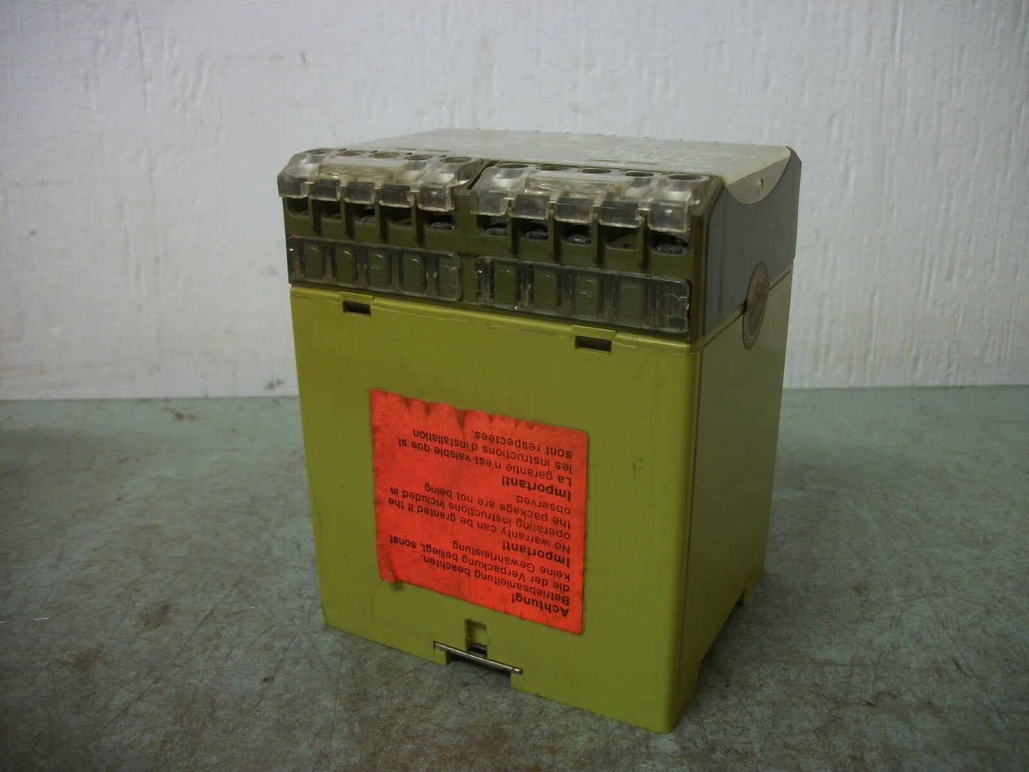 PILZ P2HZ/3 SAFETY RELAY P2HZ/3 24V- /1A/1R
