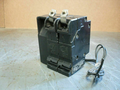 SQUARE D EHB-4 CIRCUIT BREAKER EHB240301082 30AMP 480VOLT 2POLE W/SHUNT