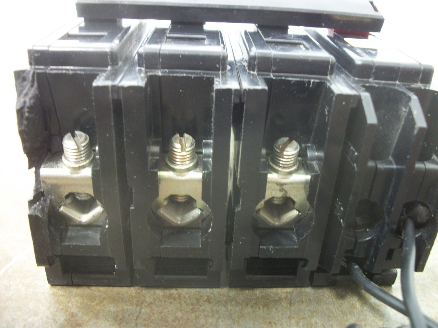 CUTLER-HAMMER BA CIRCUIT BREAKER BAB3020HS 20AMP 240VOLT 3POLE W/SHUNT CHIP NOB