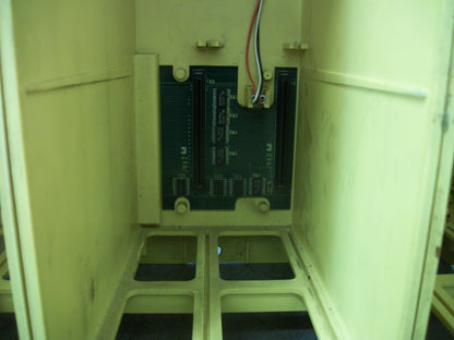 GE FANUC 7-SLOT PLC CHASSIS RACK 15M-MCU05303-001R00