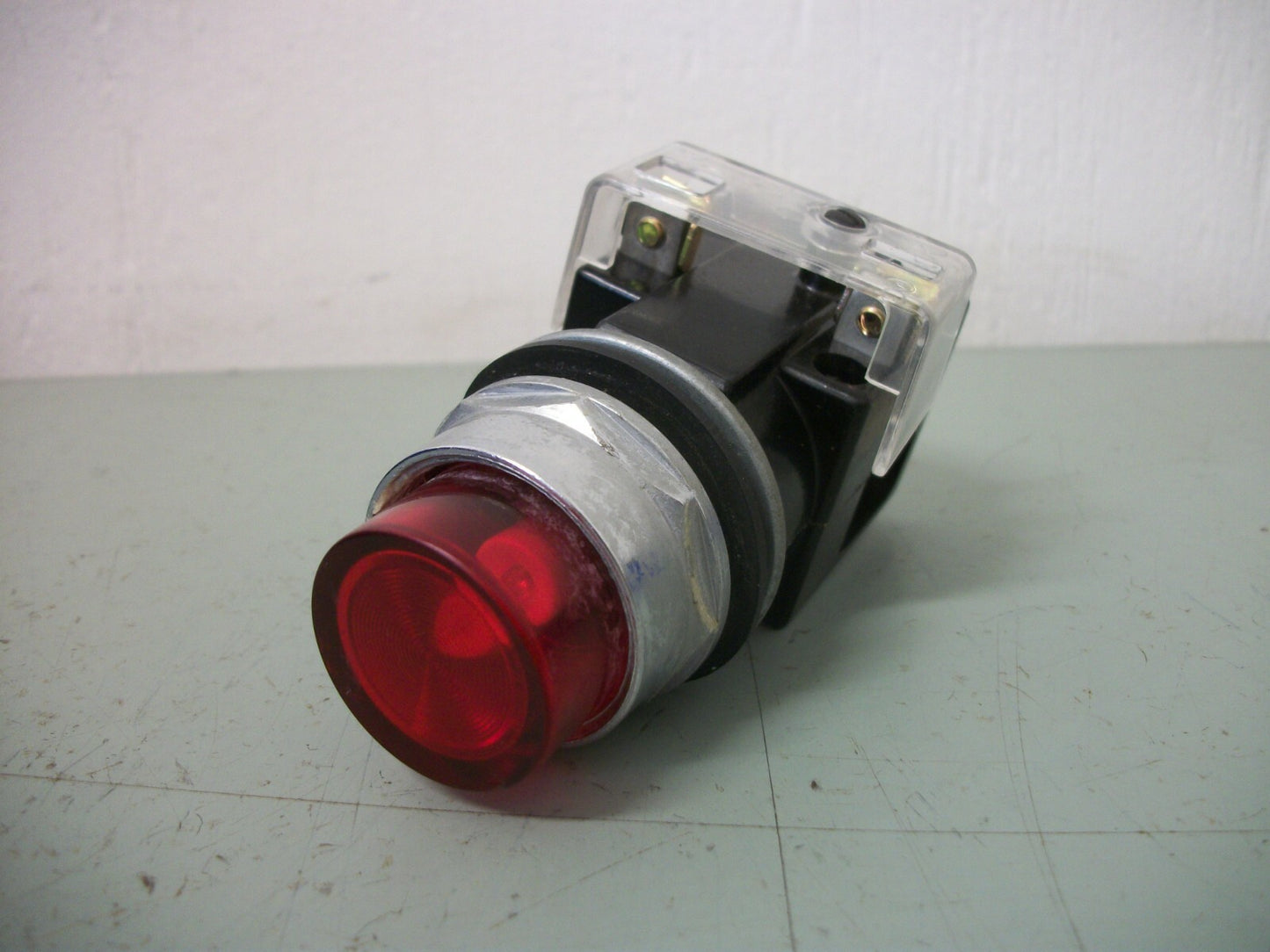 FURNAS RED INDICATOR LIGHT 52PE4D2 24VOLT