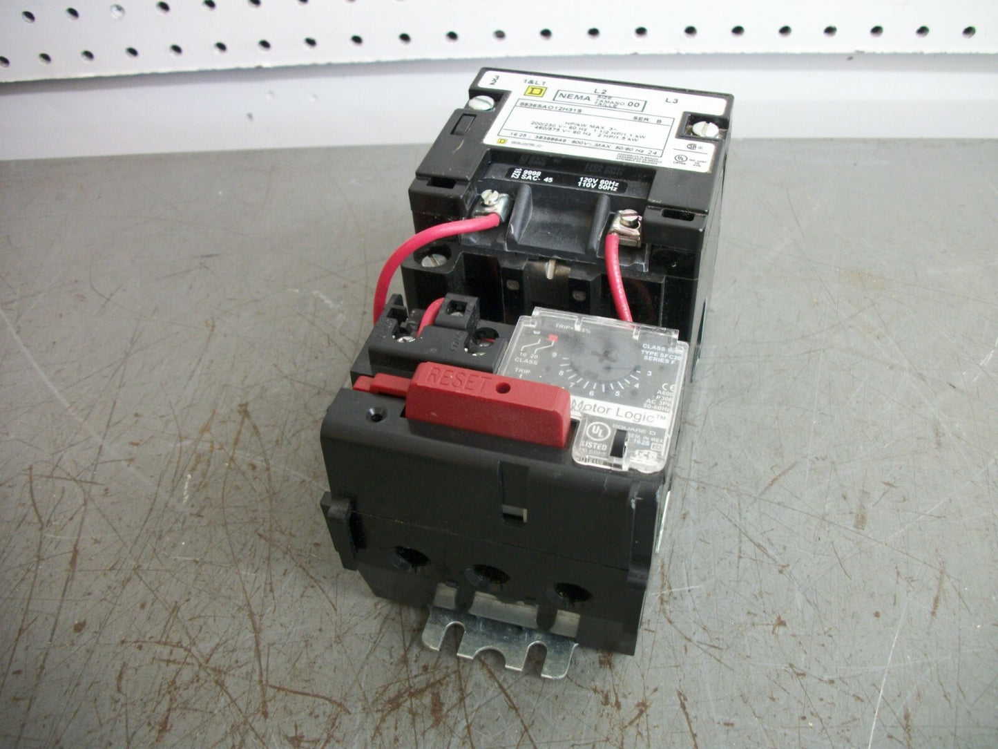 SQUARE D SIZE 00 MOTOR STARTER 8536SAO12H31S 120VCOIL 3PH 600V 2HP W/ML NOB