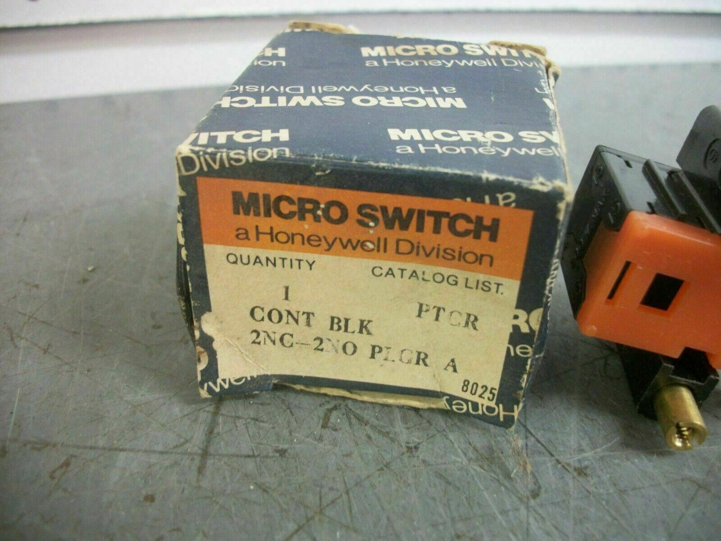 HONEYWELL MICRO SWITCH 2N.C. 2N.O. CONTACT BLOCK PTCR NIB