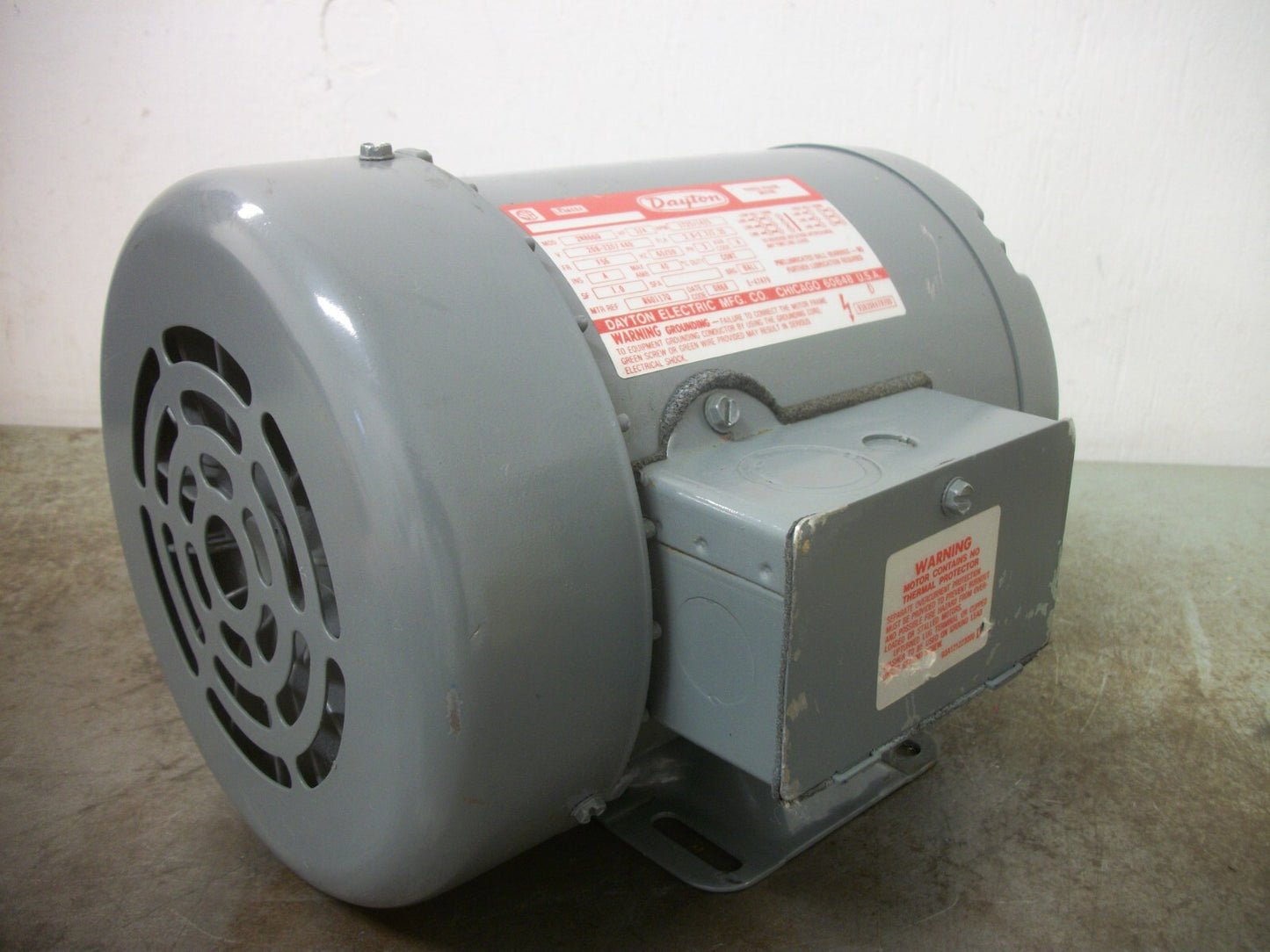DAYTON 3/4HP F56 TEFC AC MOTOR 2N866Q 440VOLT 3PH 1425RPM NOB