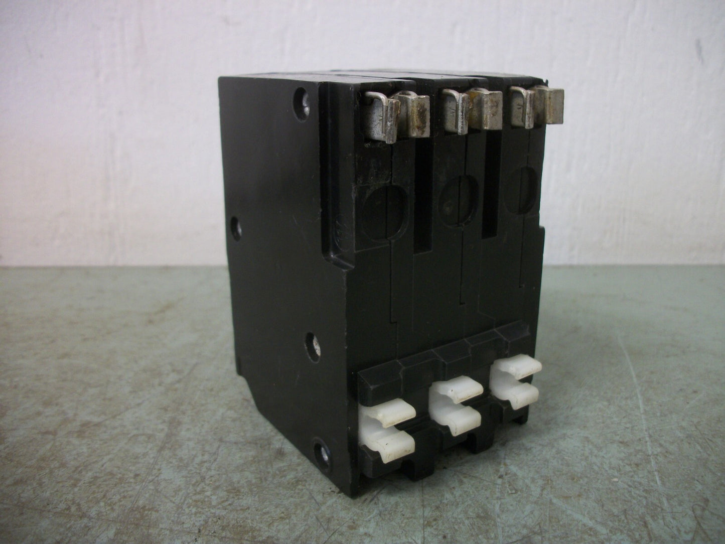 SQUARE D QO CIRCUIT BREAKER QO3100VH 100AMP 240VOLT 3POLE 22kA