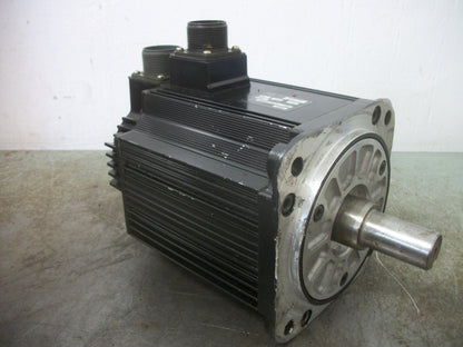 OMRON AC SERVO MOTOR R88M-W90010H-S2 200VOLT 900W 8.62N-M 7.6A 1000RPM