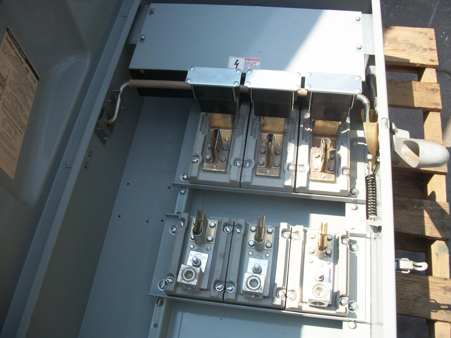 SIEMENS DISCONNECT TYPE 1 F325 400AMP 240VOLT 3POLE FUSIBLE